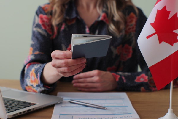 Hồ sơ xin visa Canada bao gồm những gì